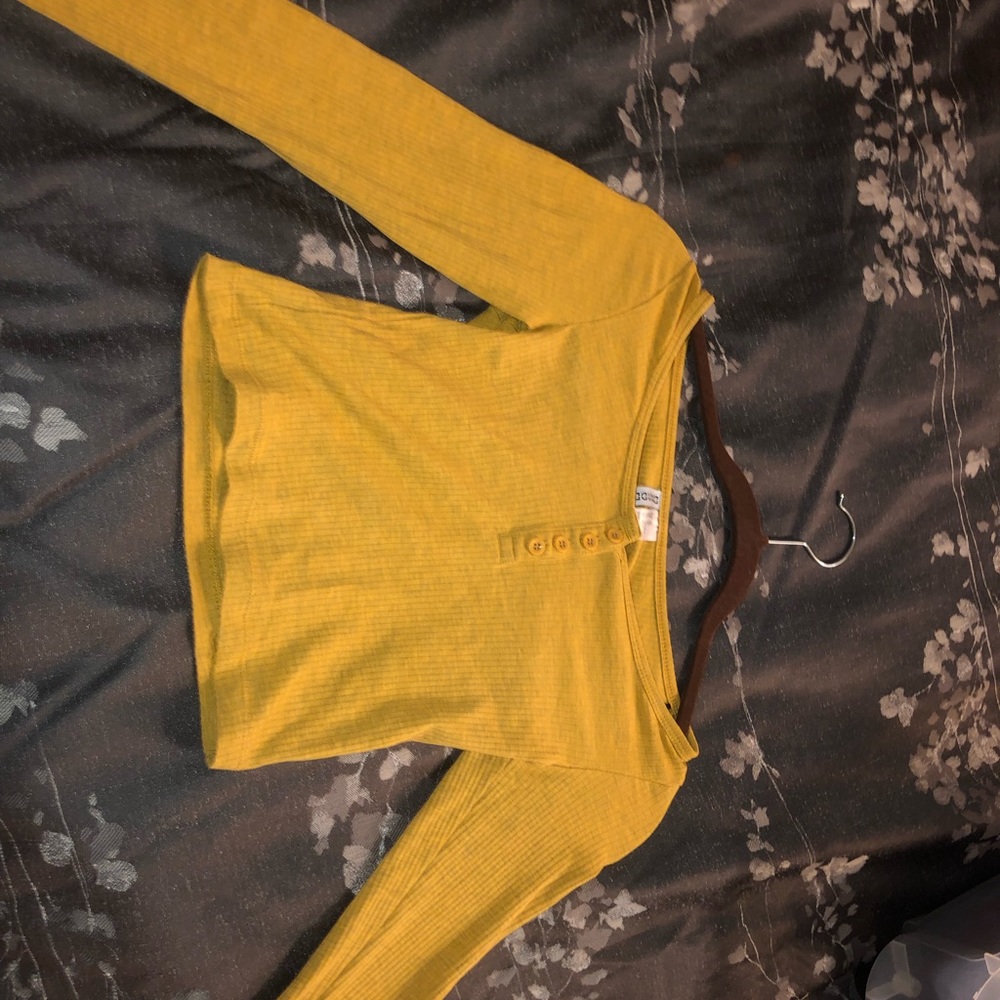 H&M women’s shirt